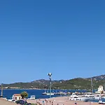 The Square And 招待所 坎尼吉翁