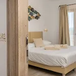 The Square And 3* Cannigione