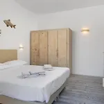 The Square And 3* Cannigione
