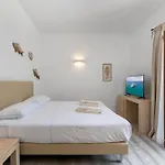 The Square And 3* Cannigione