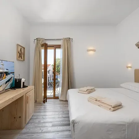 Pensionat The Square And 3*